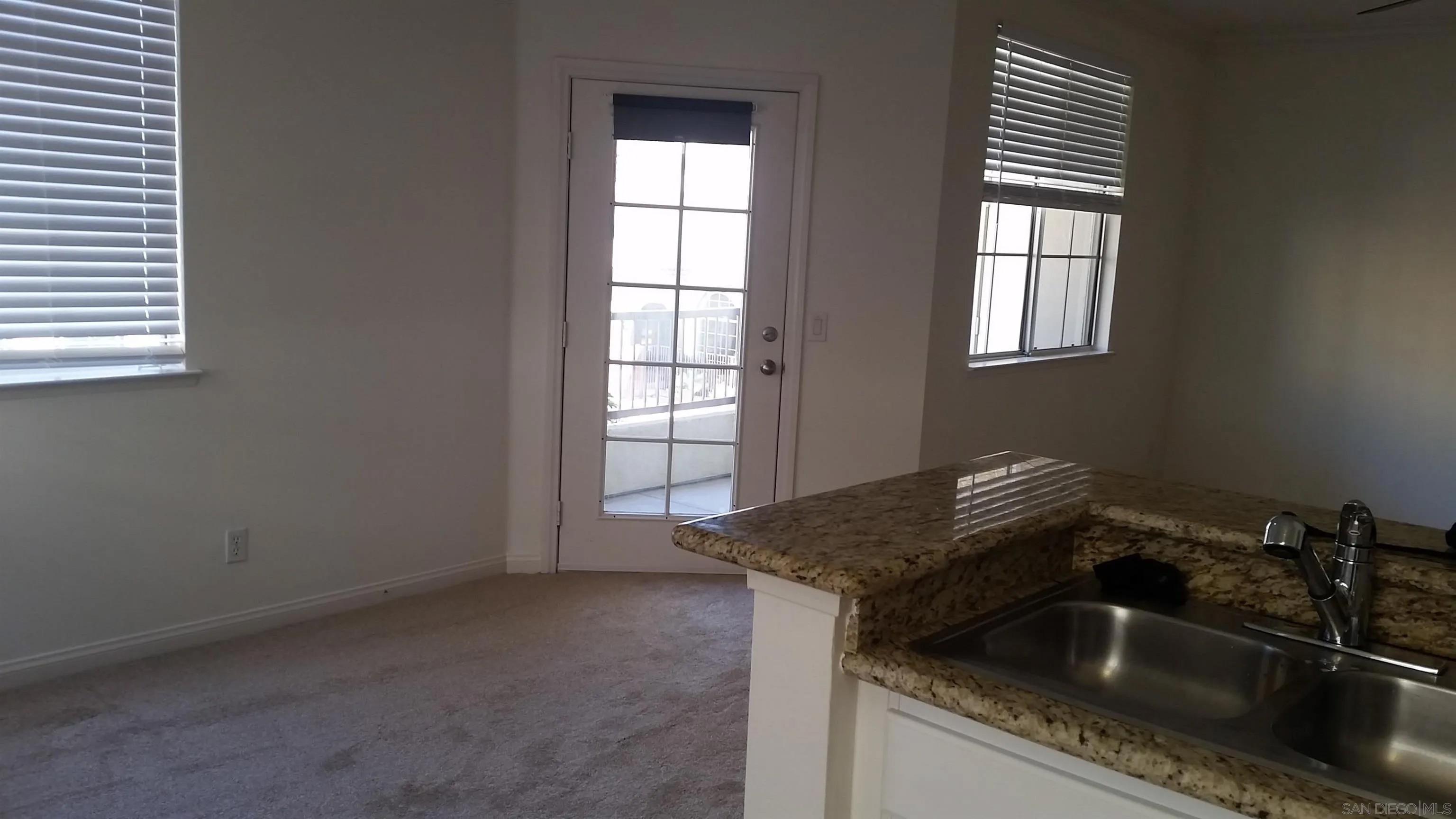 2250 Gill Village 909