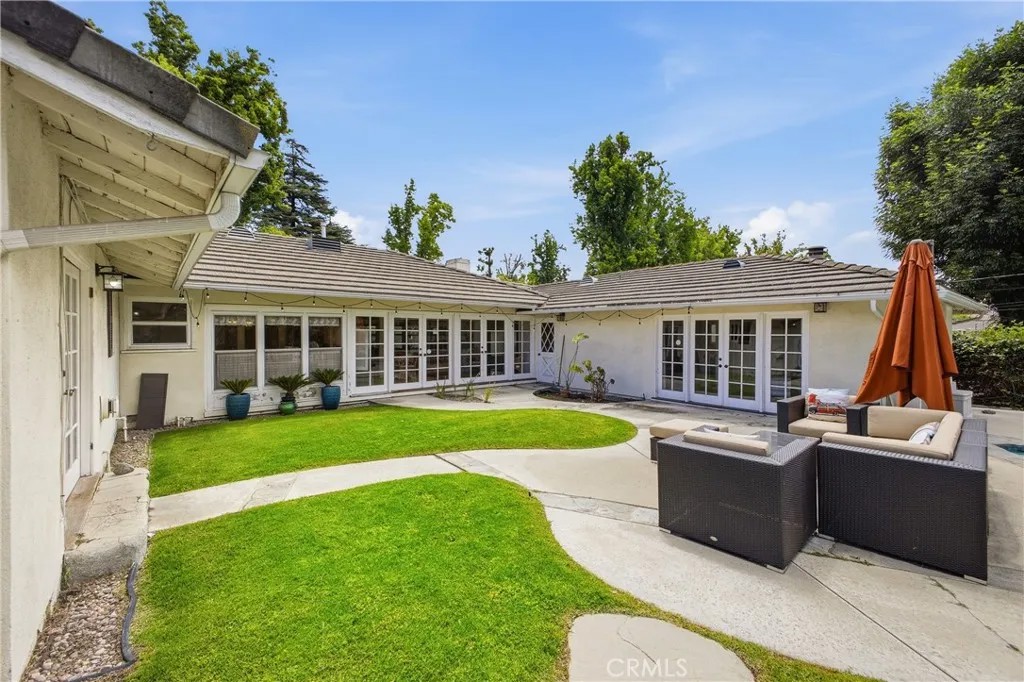 2407 Greenfield