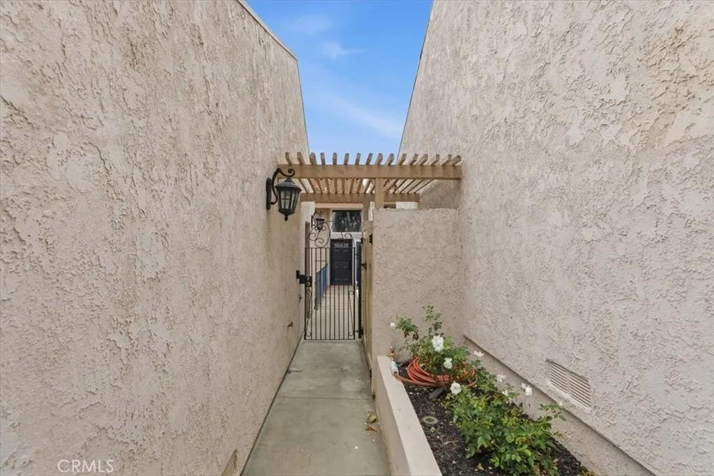 Photo of 2272 El Capitan Drive, Riverside, CA 92506 (MLS # TR26101749)