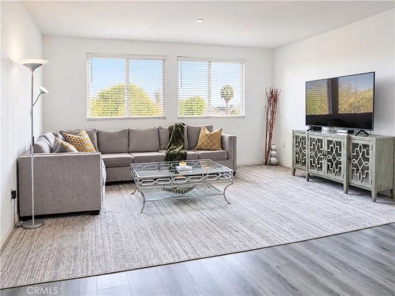 13951 Sherman Way 301
