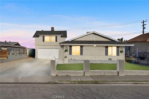 Photo of 411 Mcbroom Ave, Barstow, CA 92311 (MLS # HD26046653)