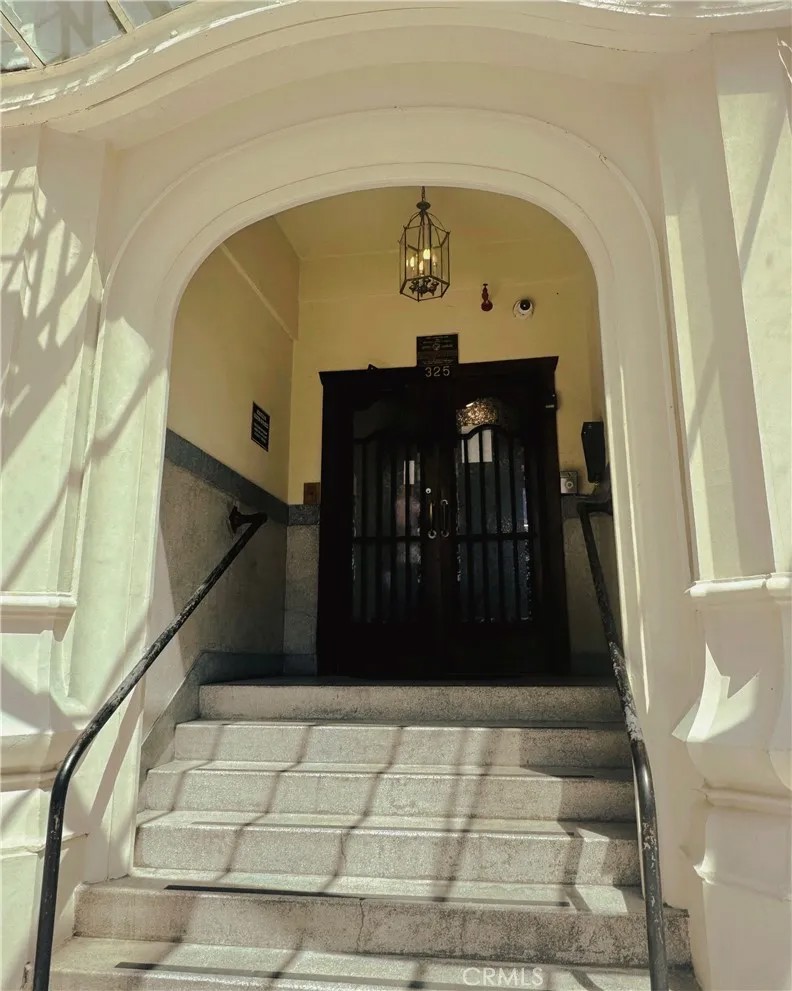 325 W 3rd Street 107