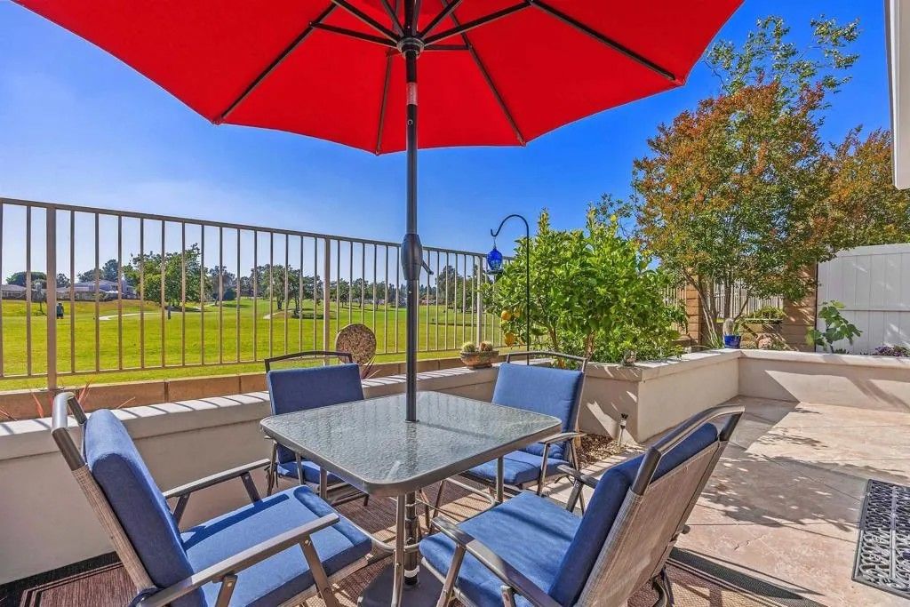 Photo of 907 Wentworth Circle, Vista, CA 92081 (MLS # NDP2604389)