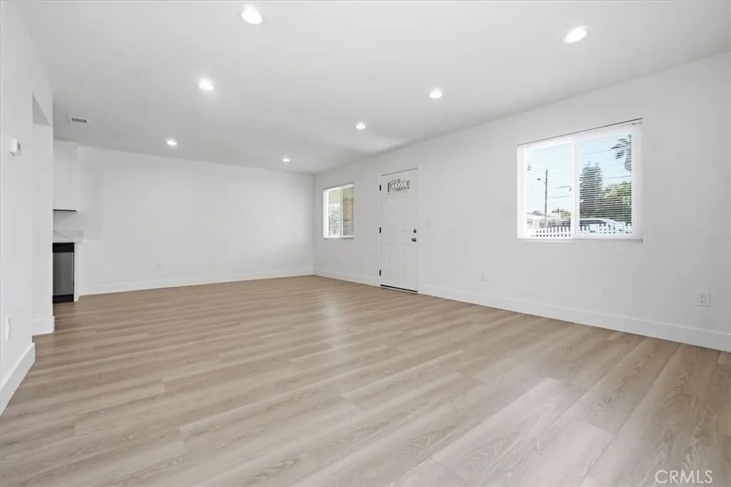 307 N Tustin