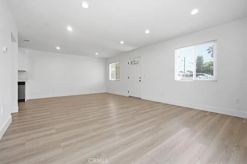 307 N Tustin