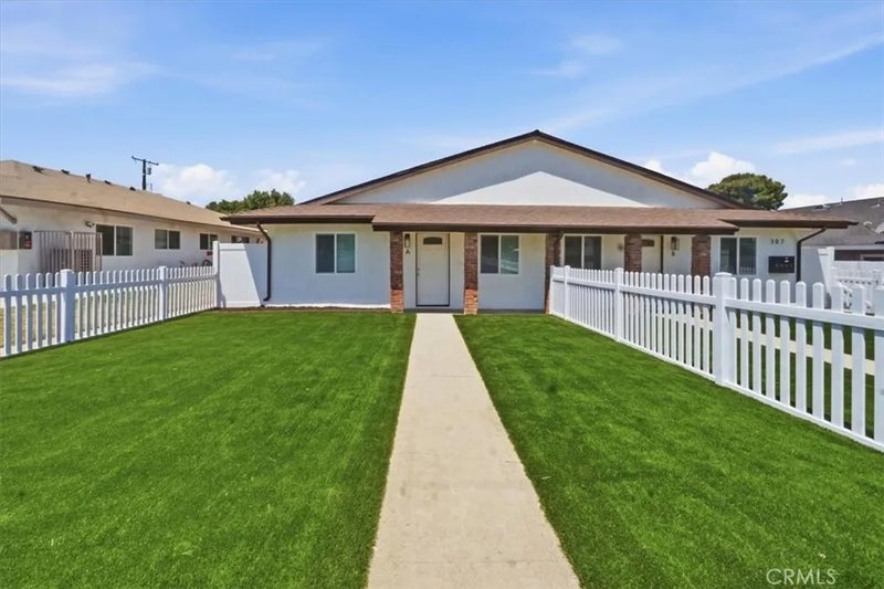 307 N Tustin