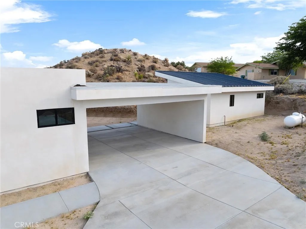 6218 Farrelo Road