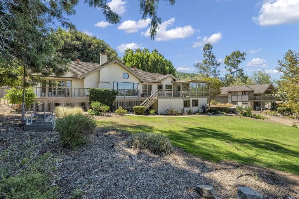 Photo of 2730 Mountain View Drive, Escondido, CA 92027 (MLS # NDP2605521)