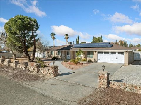 Photo of 13826 Wawona Rd, Apple Valley, CA 92307 (MLS # HD25276784)