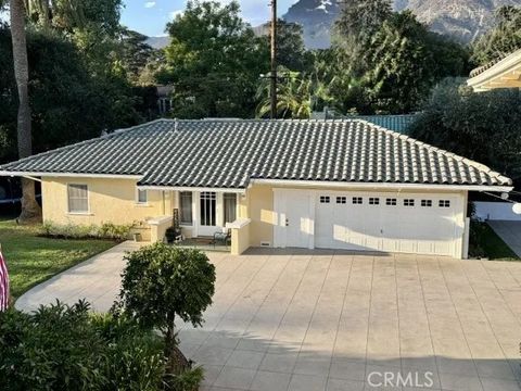 Photo of 1325 E Altadena Dr, Altadena, CA 91001 (MLS # PF25275323)