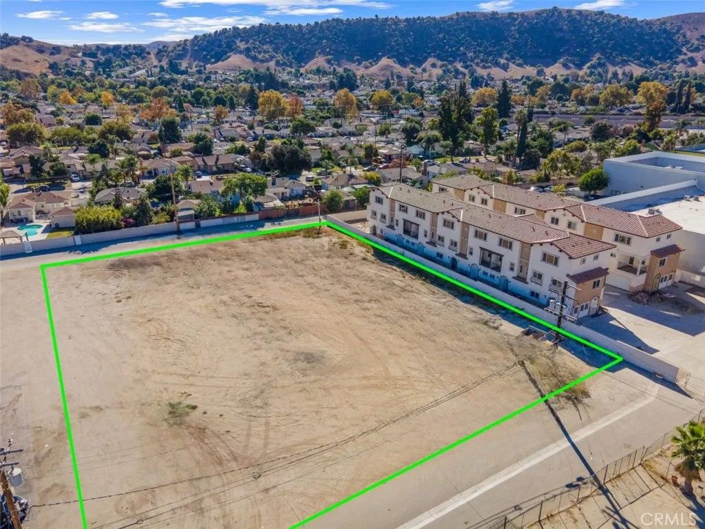 Photo of 1614 W Mission Blvd (B) Blvd, Pomona, CA 91766 (MLS # DW26008542)