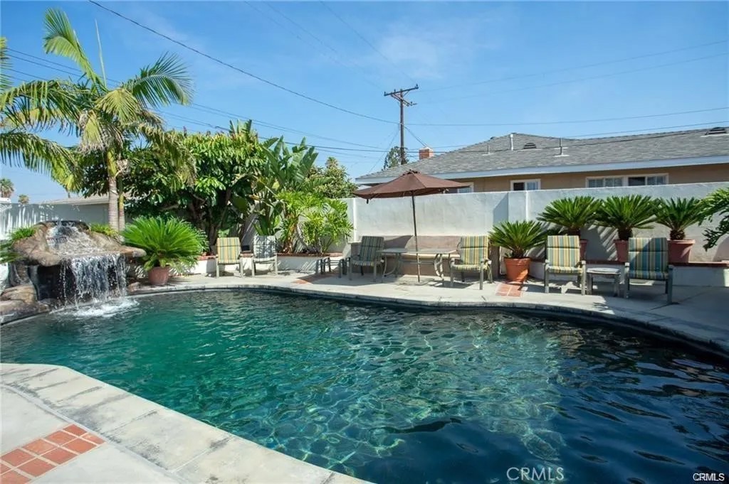 1303 N Merona