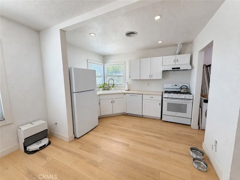 459 N 1st
