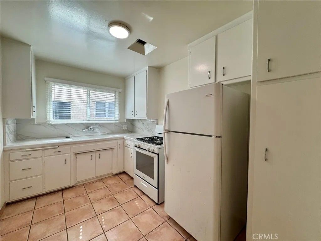 Photo of 122 N Croft Ave #7, Los Angeles, CA 90048 (MLS # WS26002496)