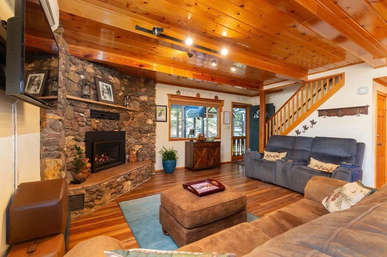 3110 Blue Jay Drive