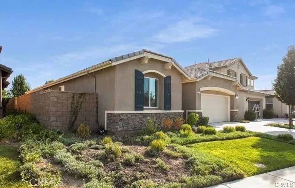 Photo of 31543 Mojave Rose Court, Murrieta, CA 92563 (MLS # SW25267589)