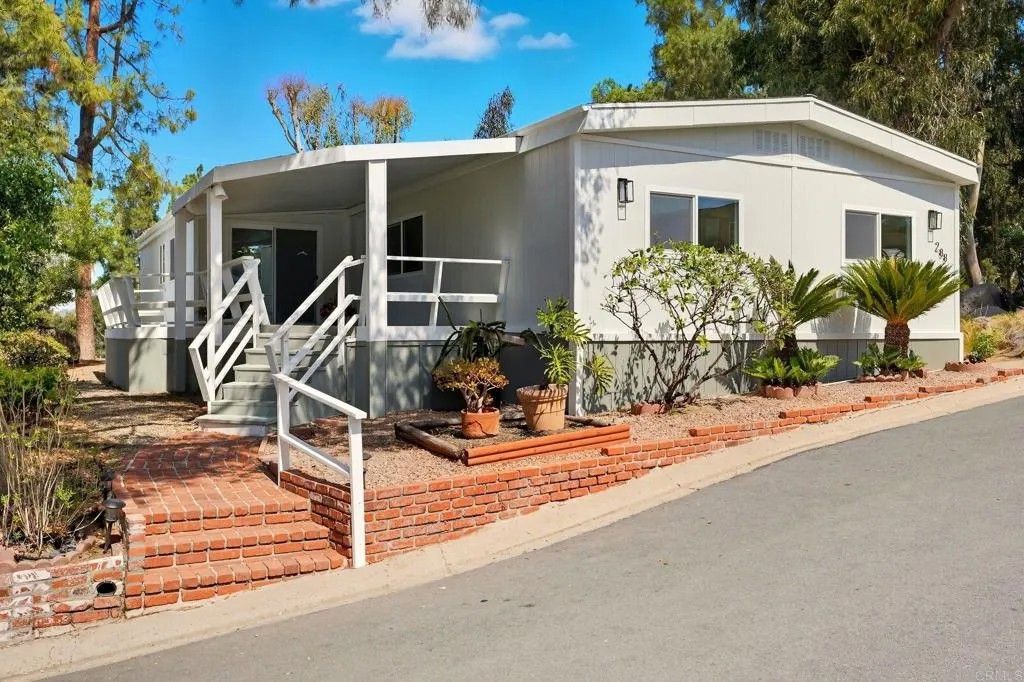 Photo of 1751 Citracado Pkwy #SPC 288, Escondido, CA 92029 (MLS # NDP2509562)