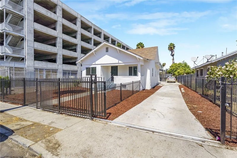 925 W 84th
