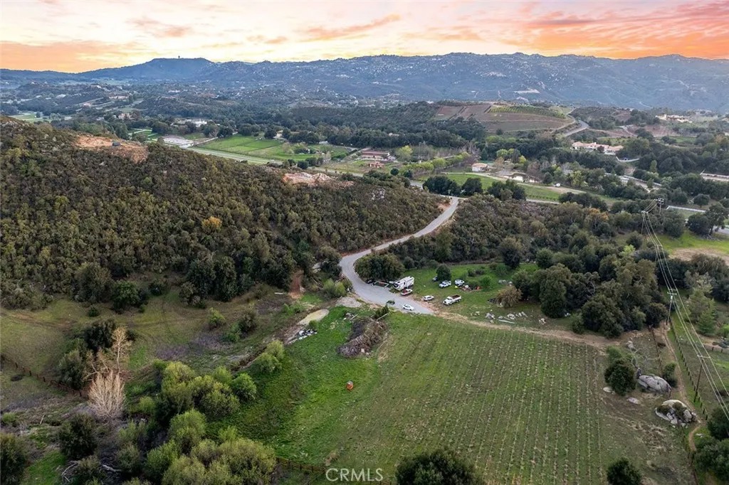 39948 Avenida La Cresta