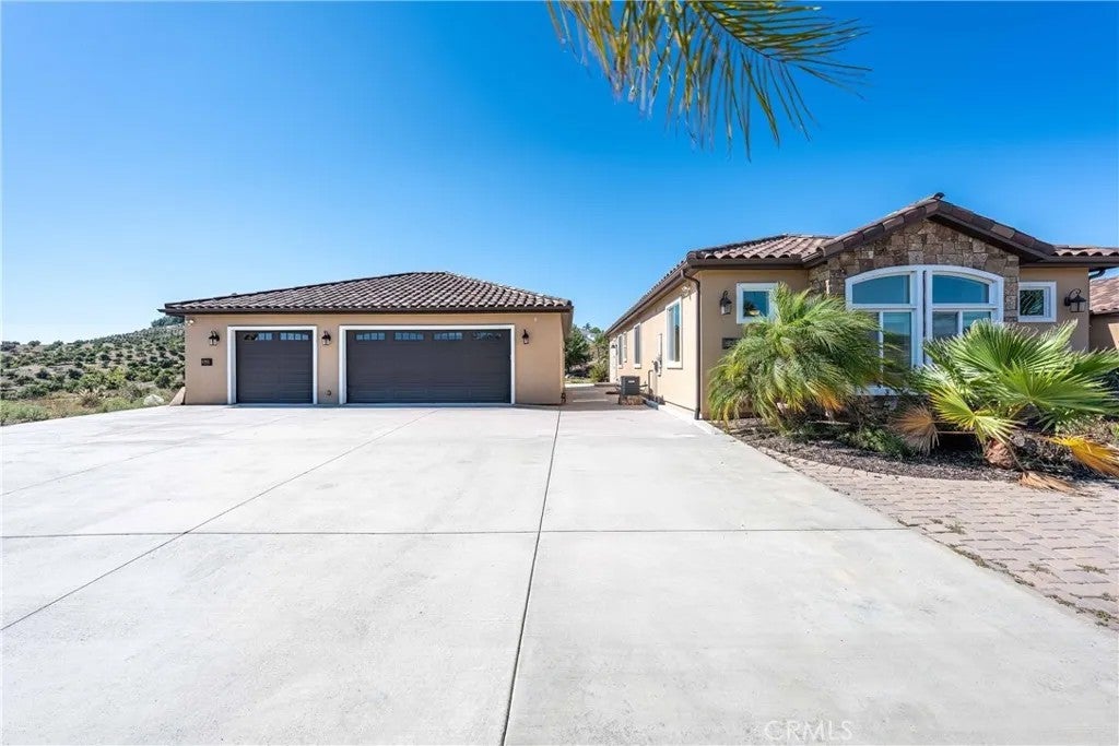 Photo of 31418 Calle De Talar, Bonsall, CA 92003 (MLS # OC26227839)