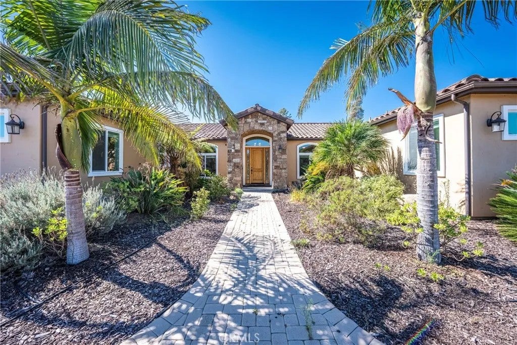 Photo of 31418 Calle De Talar, Bonsall, CA 92003 (MLS # OC26227839)