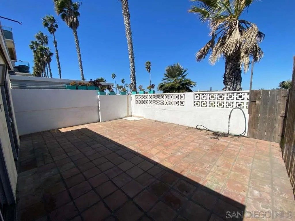 Photo of 5160.5 W Point Loma Blvd, San Diego, CA 92107 (MLS # 260005747)