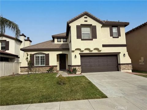 Photo of 23 Plaza Modena, Lake Elsinore, CA 92532 (MLS # IV26069204)
