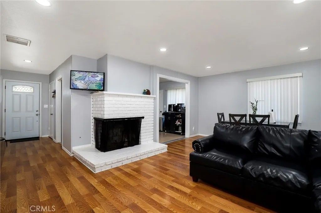 Photo of 44650 2nd St, Lancaster, CA 93535 (MLS # BB26074667)