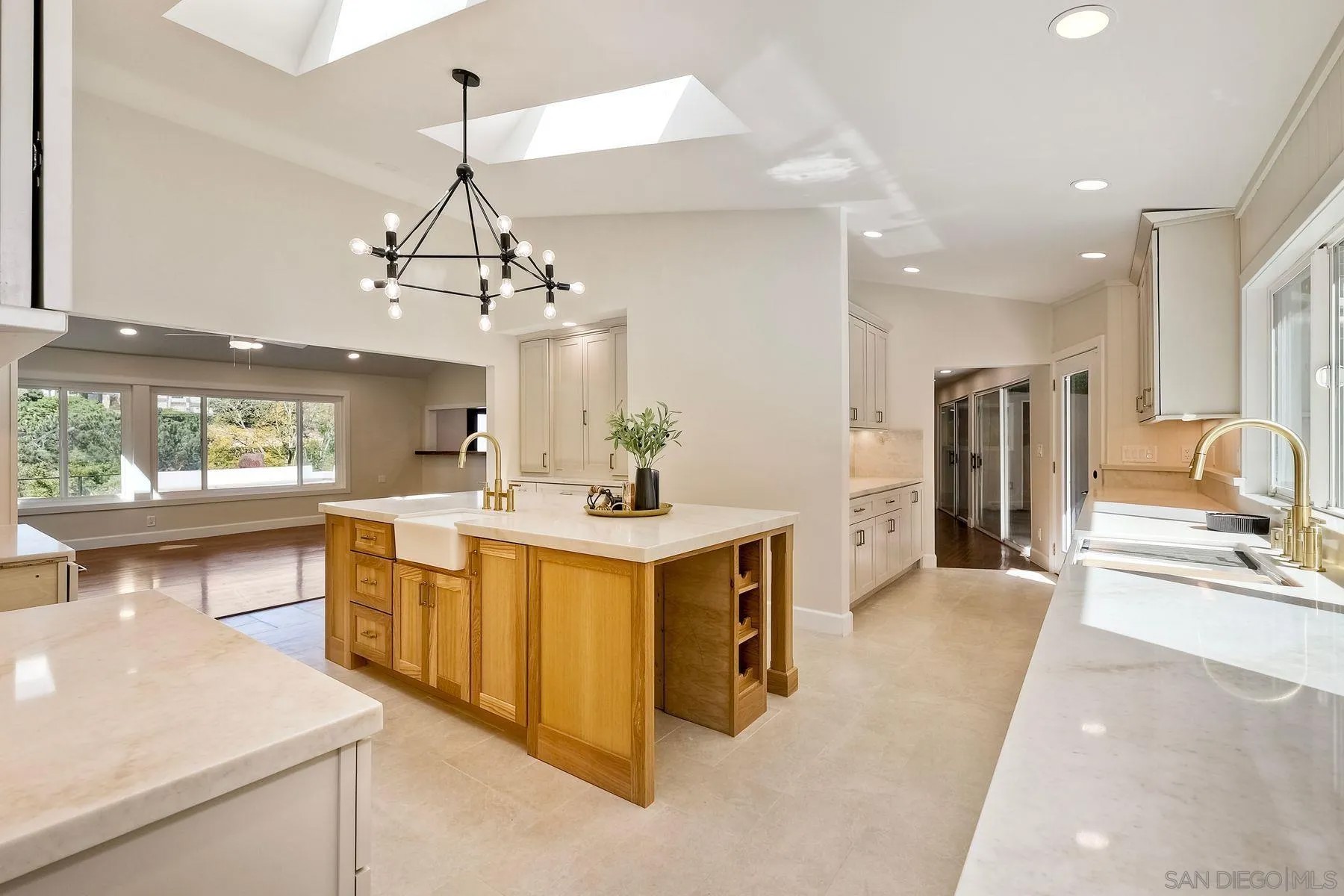 9945 Alto Dr