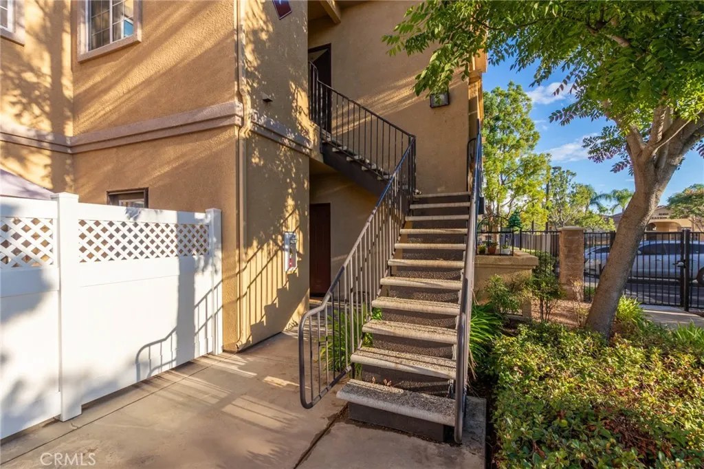 41410 Juniper Street 121