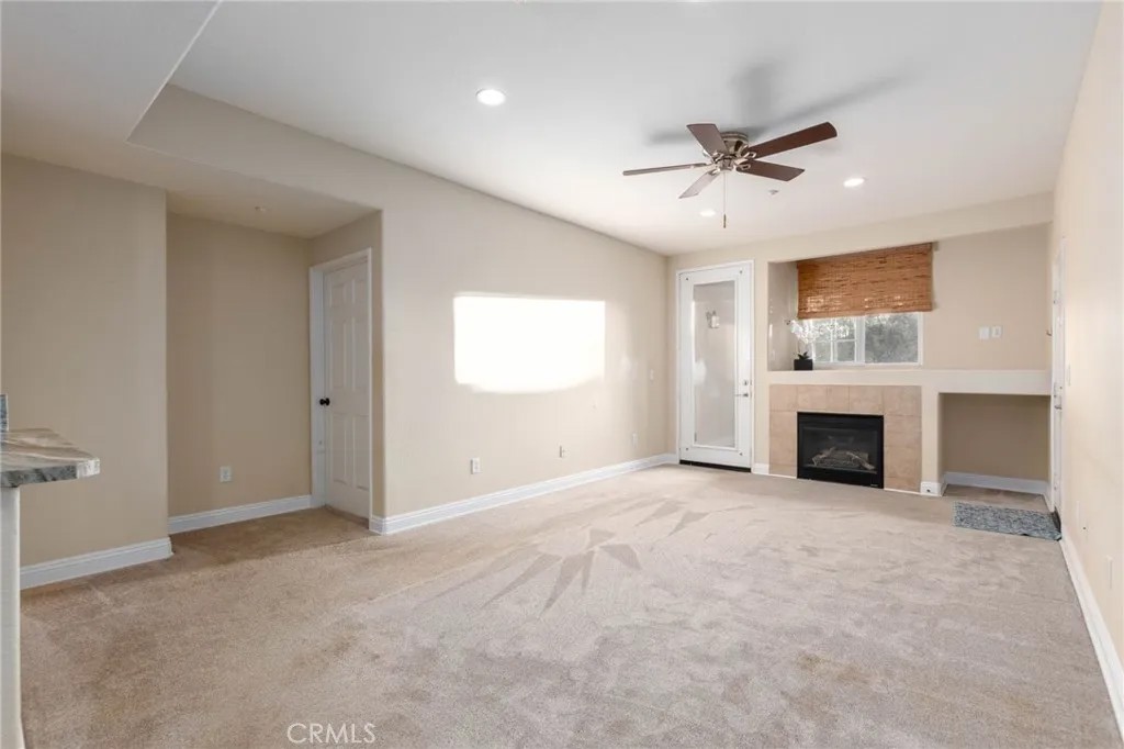 41410 Juniper Street 121