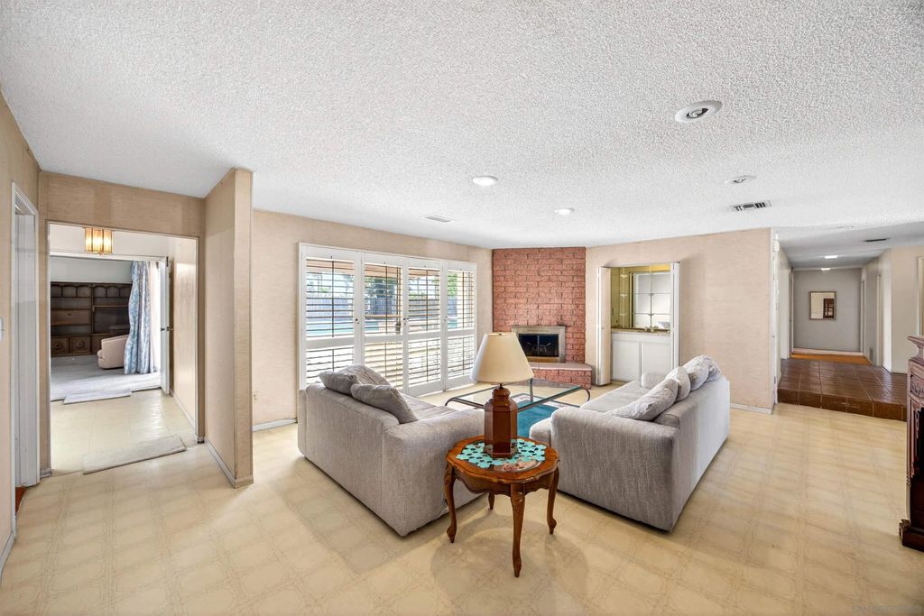 Photo of 86 Via De Laurencio, Chula Vista, CA 91910 (MLS # 260005146)