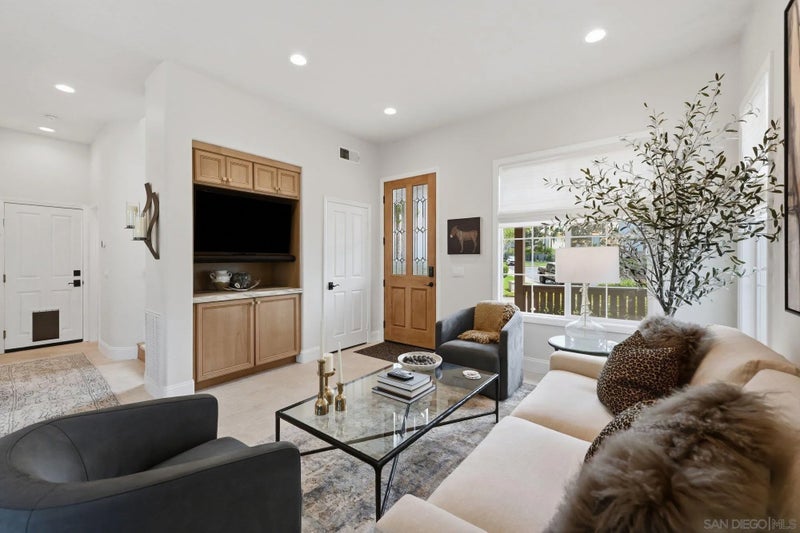 7001 Surfbird Circle