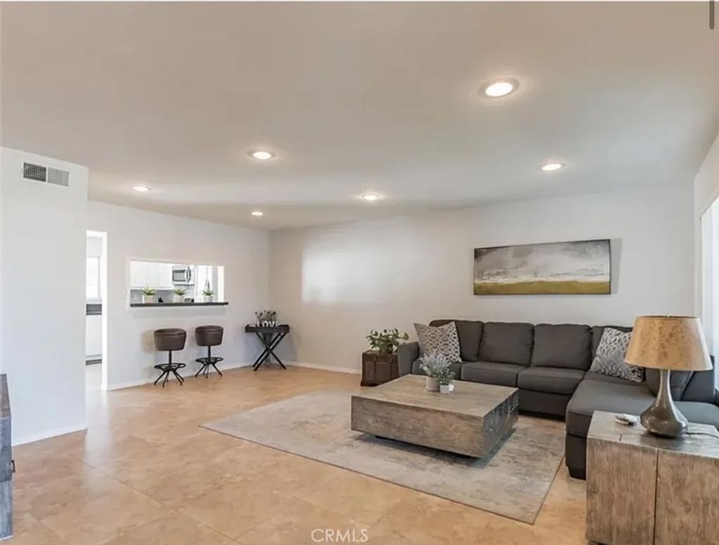 Photo of 19110 Kittridge Street, Reseda, CA 91335 (MLS # SR26016426)