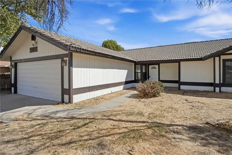 166 N Lyndsay