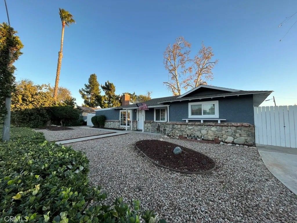 Photo of 19954 Parthenia Street, Northridge, CA 91324 (MLS # SR26043992)