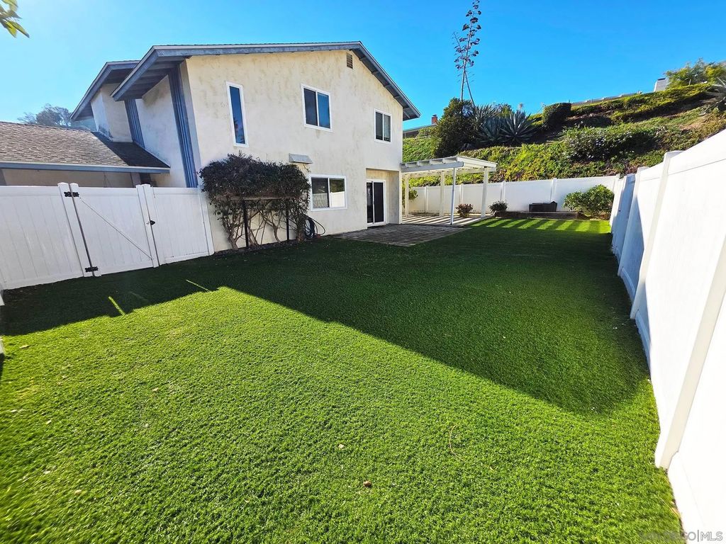 Photo of 2230 Ledgeview Ln, Spring Valley, CA 91977 (MLS # 250045831)