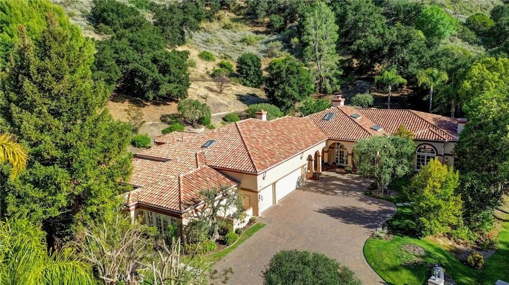 498 Lakeview Canyon