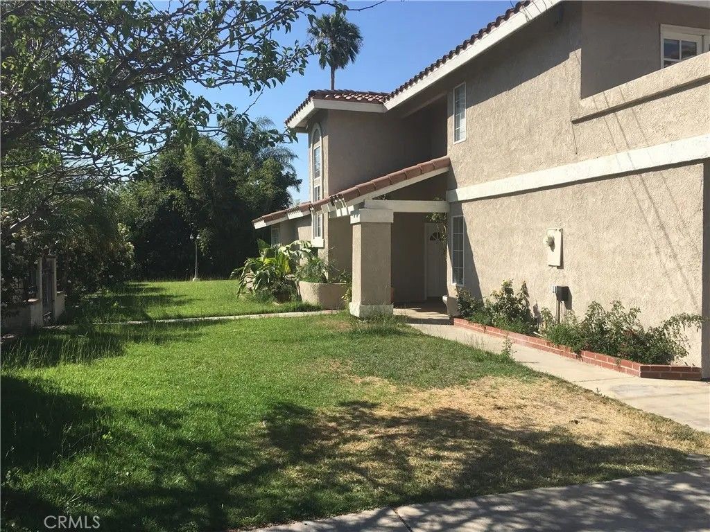 Photo of 723 Ford St, Corona, CA 92879 (MLS # AR26011900)
