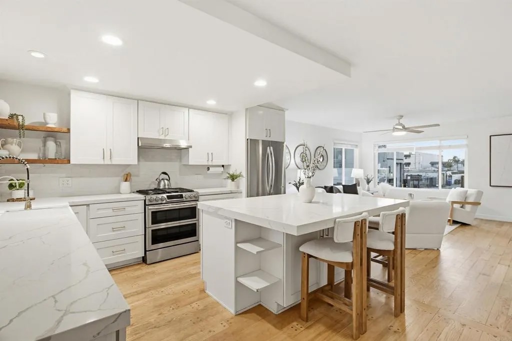 5027 Santa Monica Avenue F