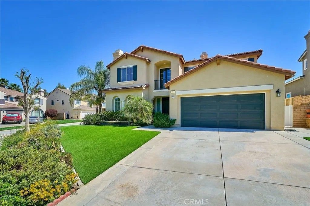 Photo of 7 Volta Del Tintori Street, Lake Elsinore, CA 92532 (MLS # IG26063975)