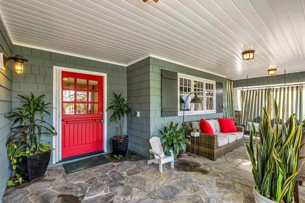 Photo of 645 Oak St, Laguna Beach, CA 92651 (MLS # OC26079896)