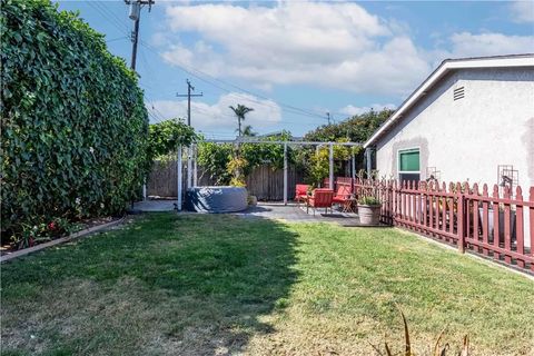 Tiny photo for 8242 Grant Drive, Huntington Beach, CA 92646 (MLS # WS25247461)