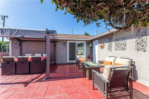Tiny photo for 8242 Grant Drive, Huntington Beach, CA 92646 (MLS # WS25247461)