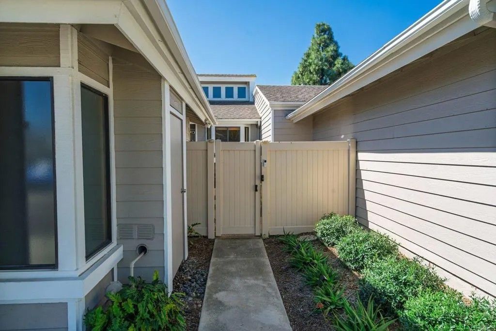 Photo of 1015 Gleneagles Place, Vista, CA 92081 (MLS # NDP2602182)