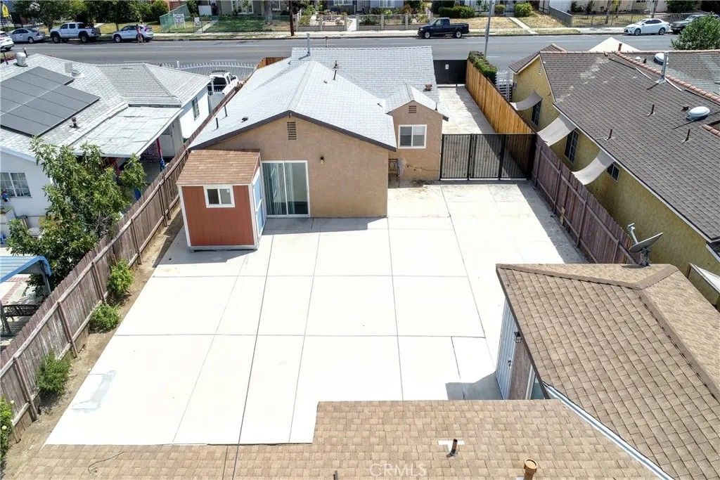 Photo of 19947 Vanowen Street, Winnetka, CA 91306 (MLS # SR26082910)