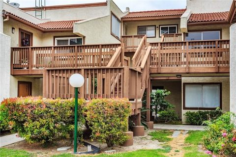 Photo of 967 S Citron St, Anaheim, CA 92805 (MLS # PW26035132)