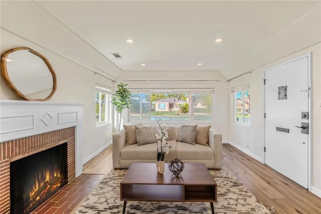 1123 Florence