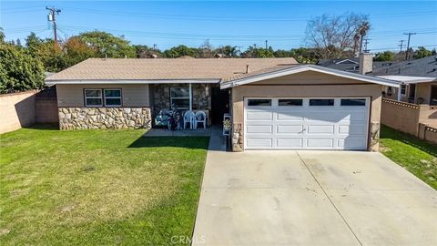 Photo of 2309 Spinnaker, Santa Ana, CA 92706 (MLS # PW26011513)