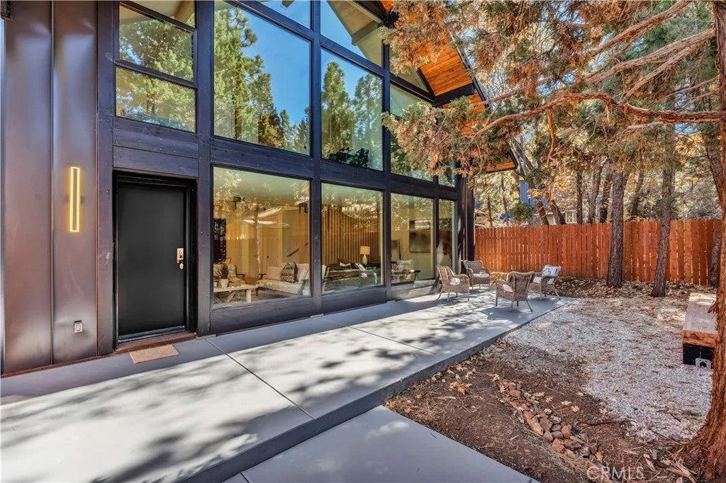 216 Leonard Lane
